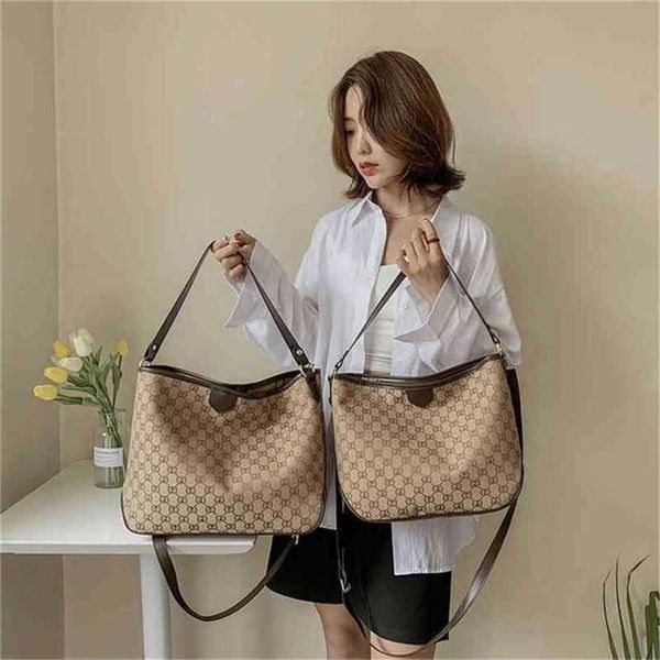 

designer bag handbag style 2023 luxury capacity texture underarm simple