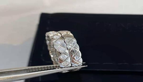 

titanium steel love ring men039s and women039s styles outer ring layer diamond pattern small fragrance ring packaging beauti3219684, Silver