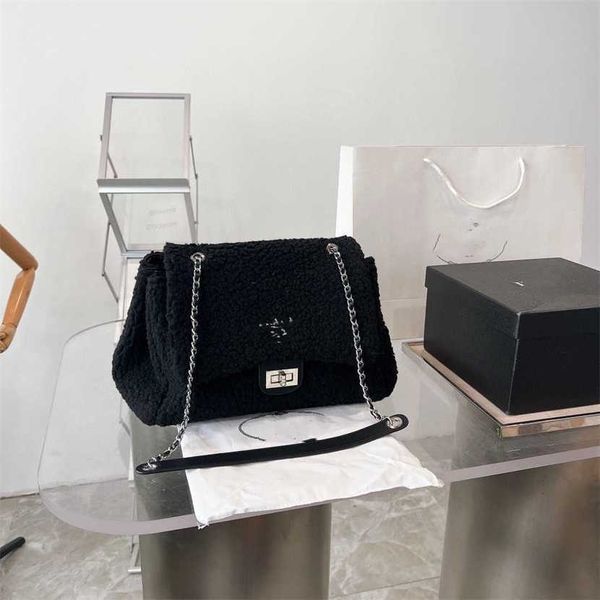 

designer bag 2023 handbag autumn and winter new p family skin friendly soft plush lamb hair noble leisure women's axillary black handba