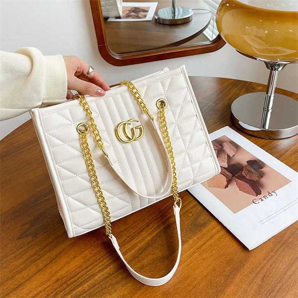 

designer bag 2023 handbag new advanced autumn and winter trend versatile crossbody with large capacity lingge light luxury one shoulder wome