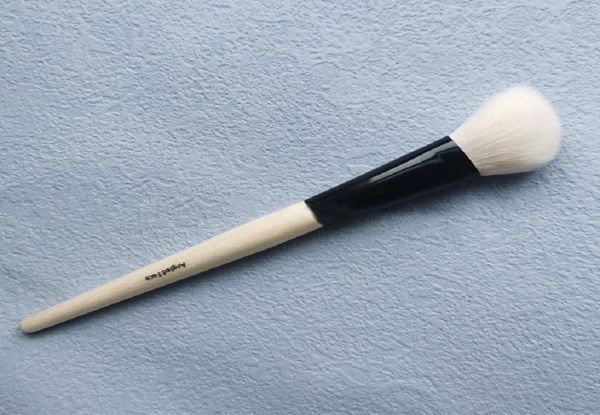 

angled face makeup brush soft sturdy blush powder highlighter contour cosmetics brush beauty tool8164335