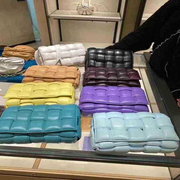 

designer bottegas bags venetas cassettes luxurys handbags cassettes counter woven threedimensional pillow single shoulder diagonal span post