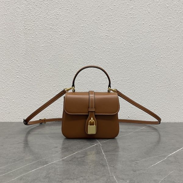 

the new women's handbag has a double layered organ compartment and a portable design, making it both exquisite and versatile