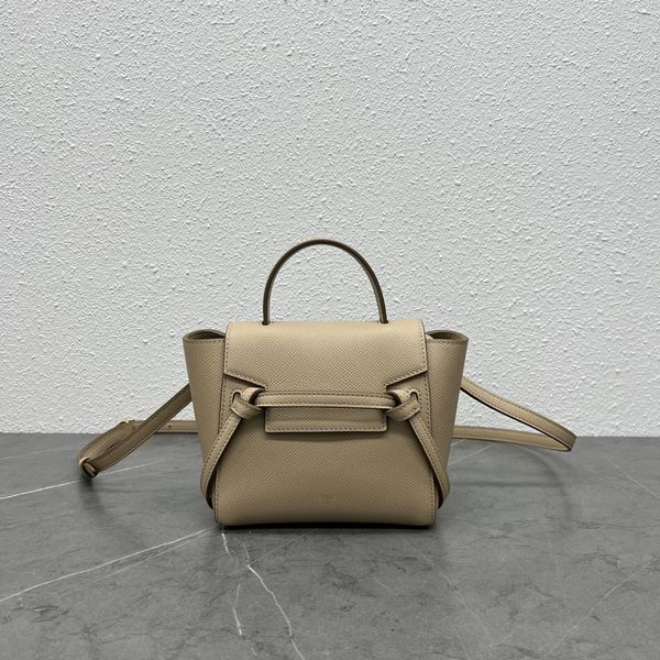 

women's handbags classic daily grain calf leather lining with reverse fur. the car lines are neat and meticulous, giving a retro and at