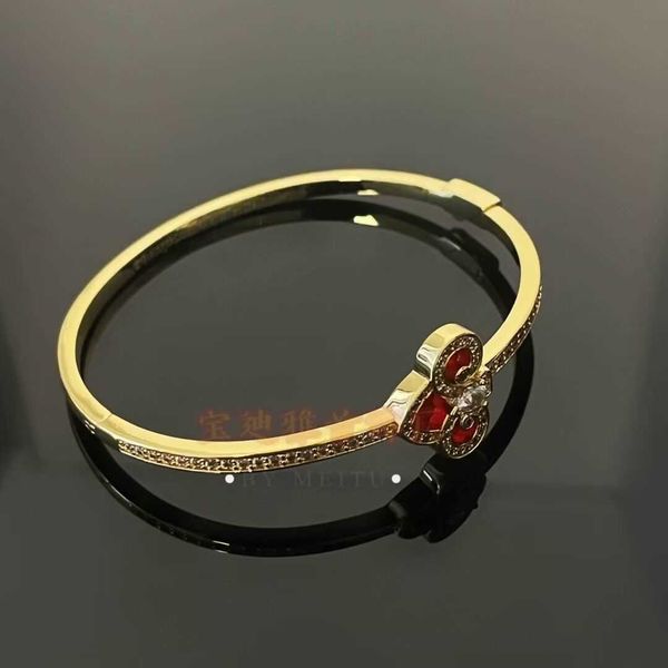 

high version tiffayffay same style ladder diamond t1 bracelet tiffayffay push square green white twisted rope with logo, Black