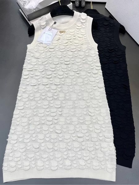 

xiaoxiang 3d scale knitted dress women's summer metal bow decoration sleeveless round neck temperament long dress size s-l, Black;gray