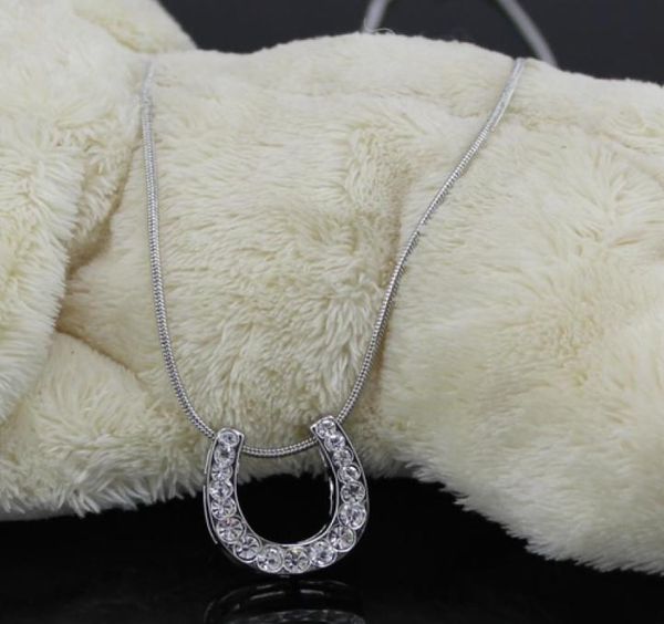 

lead and nickel equestrian horseshoe jewelry made of zinc alloy with chain and czech crystal horse shoe pendant necklace3382204, Silver
