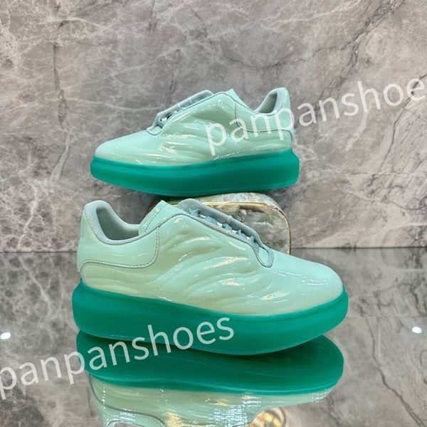 

2023 new r sneakers casual shoe leather lace up men fashion platform white black mens womens espadrilles sports trainer