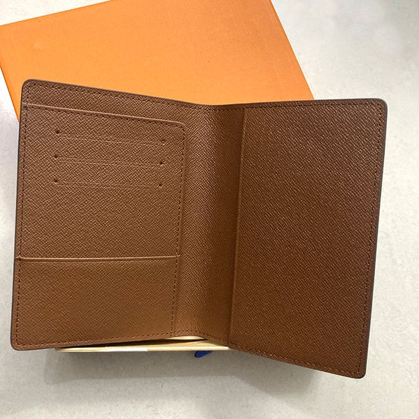 

designer luxury passport cover women fashion passport protection case trendy credit card holder men wallet brown iconic canvas couverture pa, Brown;gray