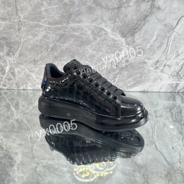 

2023 luxurys designer casual shoes men women platform sneakers leather mens and womens outdoor shoe, Black