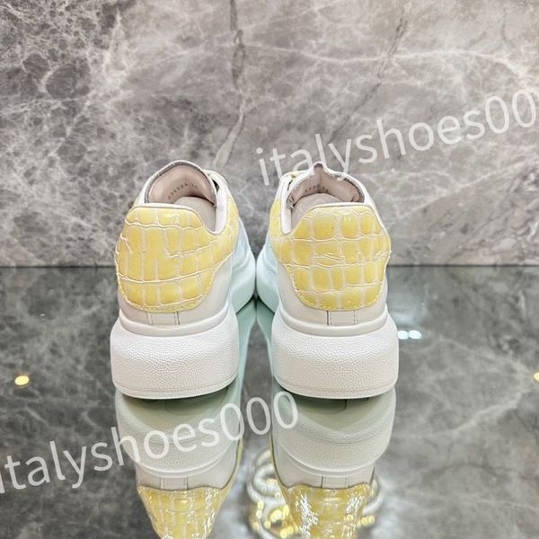 

2023 new fashion shoe white black dream sneaker womens and mens rubber sole soft calfskin leather lace-up trainers
