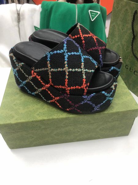 

2023ss platform slide slippers interlocking g slide women sandal men designer sandals rubber flip flops summer beach shoes fashion wide home, Black