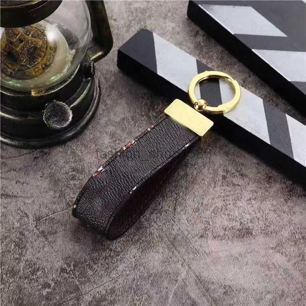 

handmade keychains luxury designer keychain lanyards mens metal buckle keychain leather car key chain bag charm keyring classic fashion acce, Silver