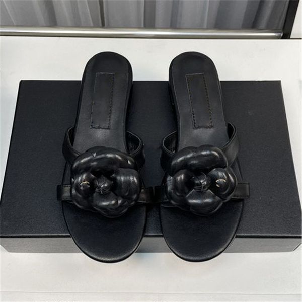 

fashion slippers 2023 channel luxury design summer men and women flat shoes thick sole leather rubber letter logo casual cartoon slippers 09, Black