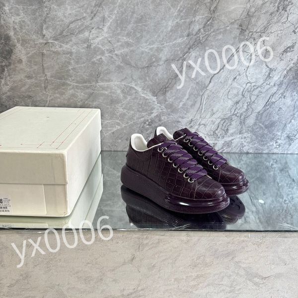 

luxurys casual shoes small white shoes lovers' letters flat bottom lace up board shoes men's and women's sports low shoes, Black