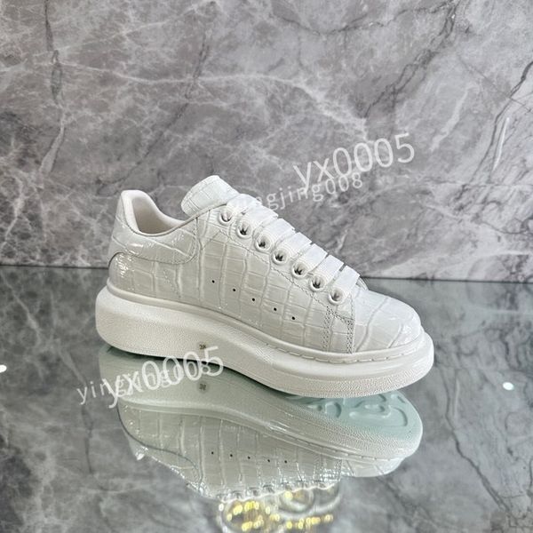 

2023 luxury designer casual shoes men women platform sneakers leather mens and womens outdoor shoe, Black