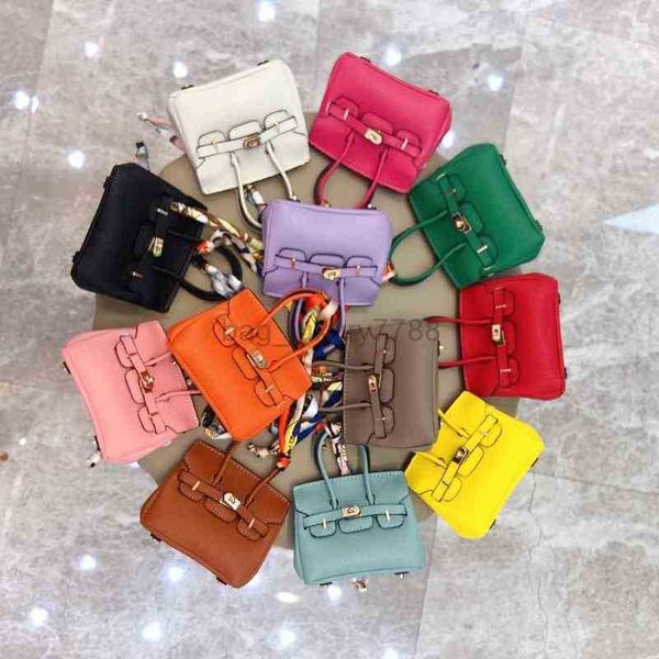 

keychains h the same mini bag pendant cute simulation leather earphone bag lipstick bag fashion car key chain pendant female t220909, Silver