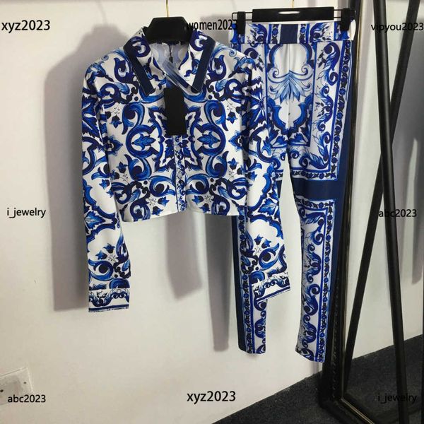 

luxurious designer women tracksuits yoga set size s-l 2pcs blue and white pottery printed short long sleeved shirt and stretch leggings