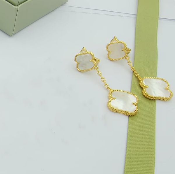 

classics earrings designer van clover stud earing luxury four-leaf flower charm women ear clip flower jewelry womam 894545, Golden;silver