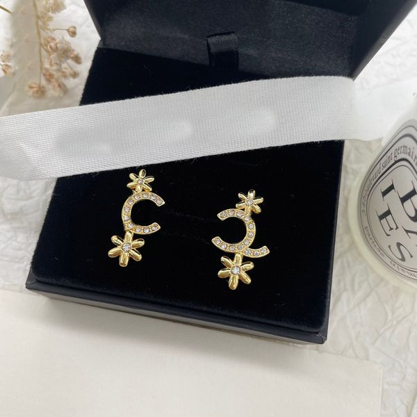 

2023 luxury quality charm drop earring with diamond and flower design in 18k gold plated have box stamp ps7190b, Golden