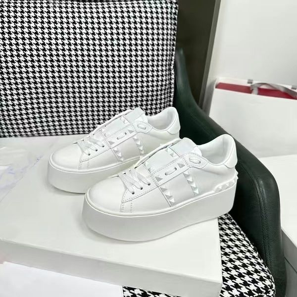 

designer shoes womens sneakers black white navy blue pink golden spikes trainers loafers rivets casual dress shoe leather trainer 01