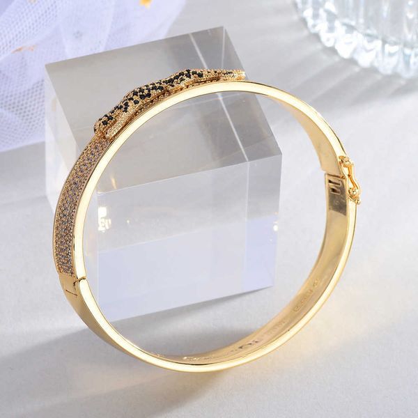 

original designer carti leopard head plated 18k gold bracelet women's handnet red jewelry fashion personality full diamond bracelet acc, Black