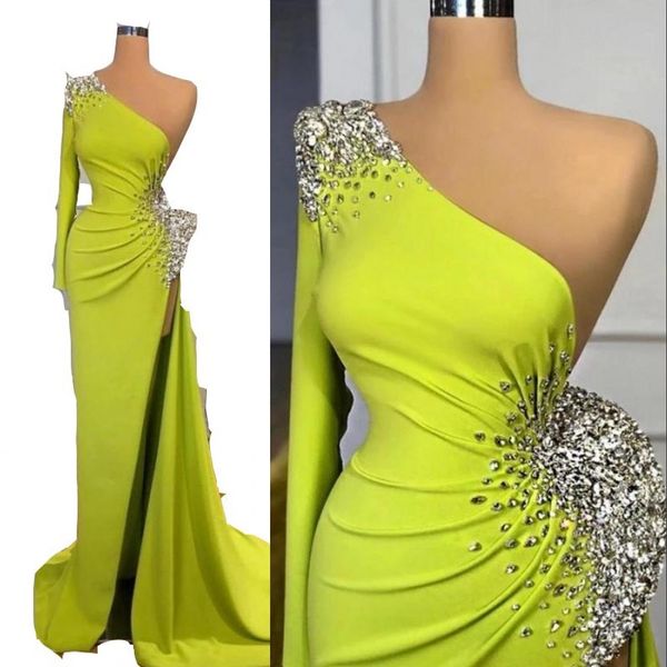 

2023 amazing green one shoulder prom dresses crystals beaded satin mermaid high split women dubai formal party evening dress long sleeve, Black
