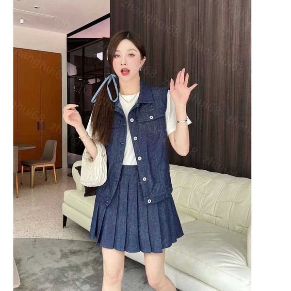 

23ss skirt set womens designer clothing lapel letter logo embroidery denim waistcoat vest pleated skirt sets womens clothing a1, White