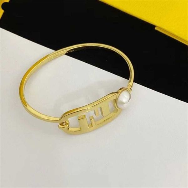 

2023 letter premium light luxury fashion metal texture with pearl brass material f style bracelet, Black