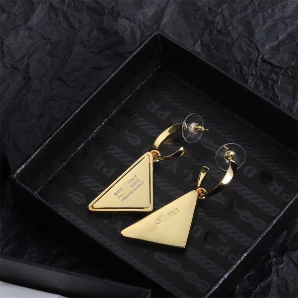 

2023 p letter light luxury high grade network red men's women's pujia inverted triangle new and earrings, Golden