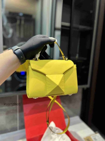 

designer womens tote bags crossbody fashion classic valentino one stud handbag underarm bag fashionable beauty wlza u53s