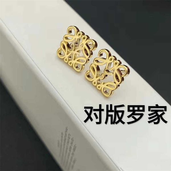 

2023 french style luo classic simple luxurious geometric hollow out low niche design and sense of earrings for women, Golden