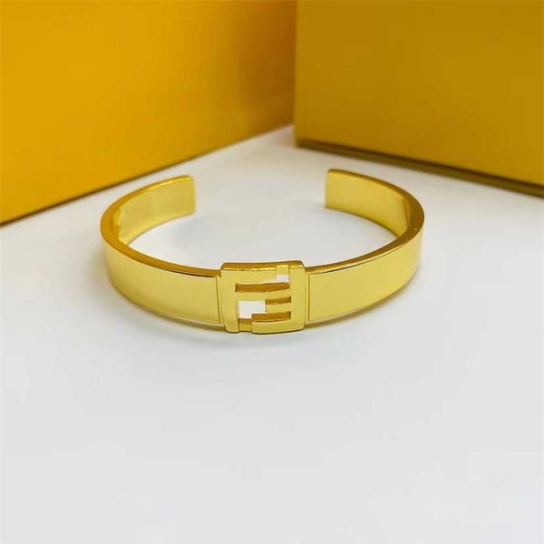 

2023 new personality simple street english alphabet separation brass material fashion bracelet female, Black