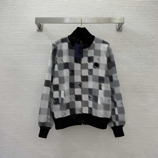 

23ss womens designer clothing womens jacket chest circle logo badge checkerboard color contrast zipper baseball jacket knit jacket women clo, Black;brown
