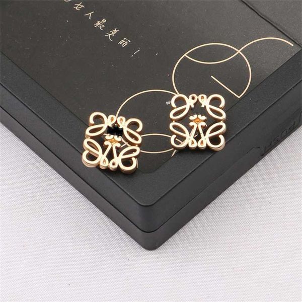 

2023 luo women's texture french simple ins cool and elegant personality korean hip hop earrings, Golden