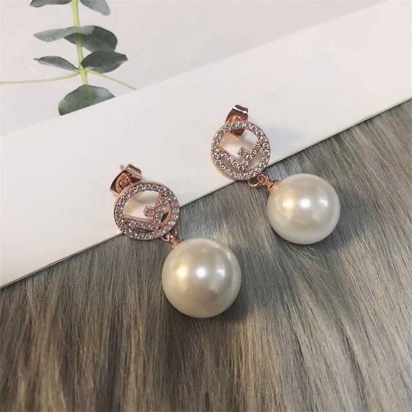 

2023 fenjia round f-letter rhinestone pearl fashion versatile 925 silver needle premium and earrings for women, Golden