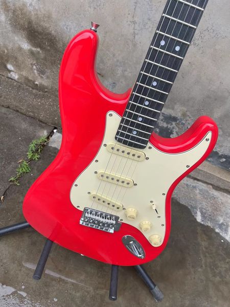 

standard st popular and traditional electric guitar fast ship