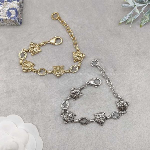 

2023 23 year new g lion head versatile advanced style ancient family letter bracelet female, Black