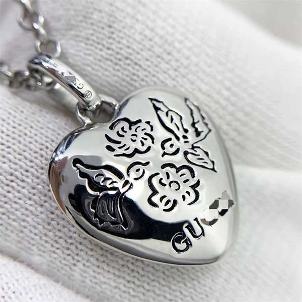 

2023 ancient family love fearless heart shaped pendant skull tiger bird whispering flower fragrance high edition couple personality necklace, Silver