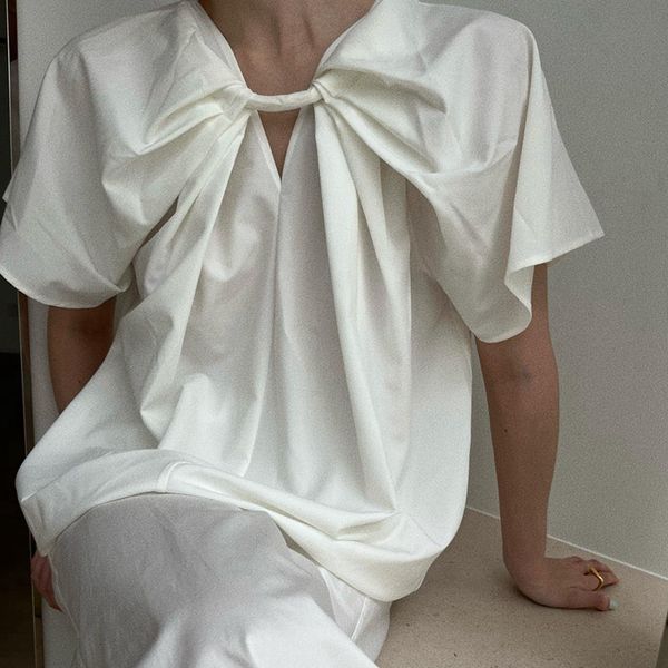 

minimalist new niche minimalist style vc home new knot pleated satin loose short sleeved pullover for women spring/summer 2023, White