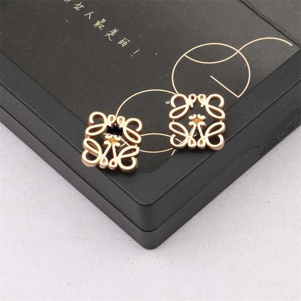 

2023 luo women's texture french simple ins cool and elegant personality korean hip hop earrings, Golden