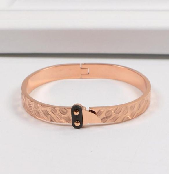 

luxury s charm bracelet titanium steel bangles letters flower europe america bangle jewelry5358346, Golden;silver