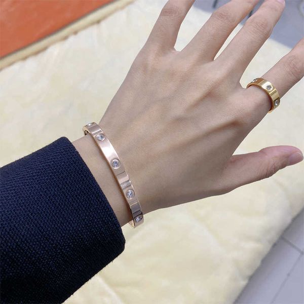 

new handicrafts 18k rose gold titanium steel bracelet women's colorless high grade feeling bracelet small group ring first fade ins 4b0, Black