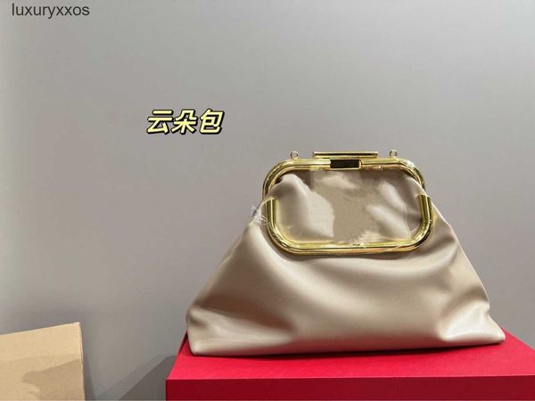 

atmosphere 2023 2023 designer valentiino bag bags lady purse spring/summer clip cloud letter metal simple v dumplings one shoulder crossbody