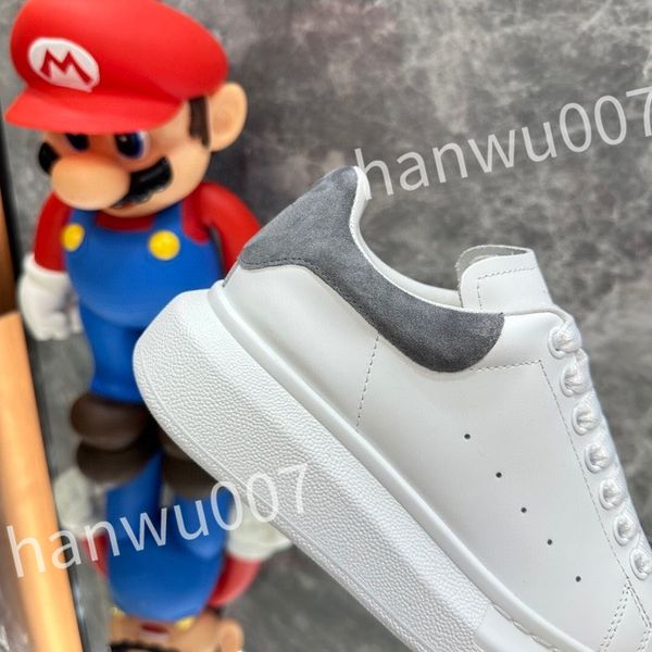 

2023 designer sneakers calfskin casual shoes fashion reflective shoes men women sneaker vintage trainers leather, Black