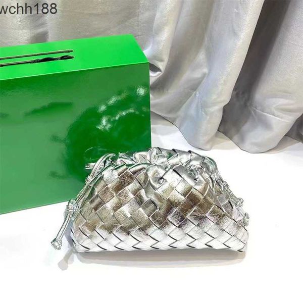 

venetas girl bag 2023 designer bags cassettes pouch cowhide hand woven cloud leather pleated women's one shoulder messenger