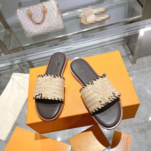 

womens designer sandals summer luxury slippers ringer chain black white apricot color leather sandals outdoor beach seaside home flat 0623