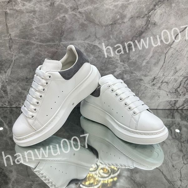

2023 quality designer sneakers calfskin casual shoes fashion reflective shoes men women sneaker vintage trainers leather, Black