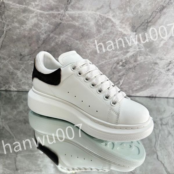 

2023 new quality designer sneakers calfskin casual shoe fashion reflective shoes men women sneaker vintage trainers leather, Black
