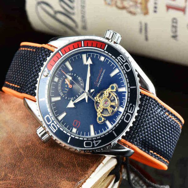 

luxury omegas watch for men james bond 007 watches o5m1 mechanical movement seamaster series black ceramics rubber strap 7jqe, Slivery;golden